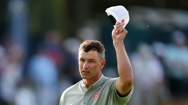 Panggung Disiapkan untuk Drama Minggu di AS Terbuka Saat Sam Burns Ungguli Adam Scott dan J.J. Spaun dengan Satu Pukulan